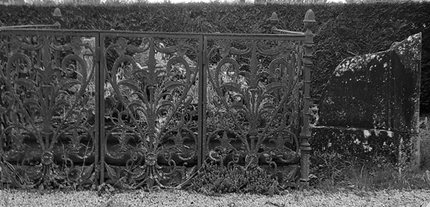 la tombe Pasturin au cimetière protestant de Sorèze.